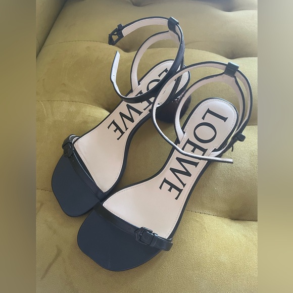 Loewe brush scandal 45 - Picture 3 of 11